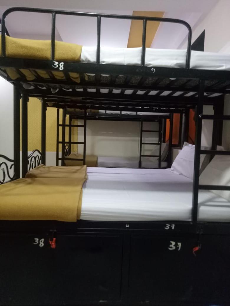 Bandra Dormitory Only For Indian Mumbai Bagian luar foto