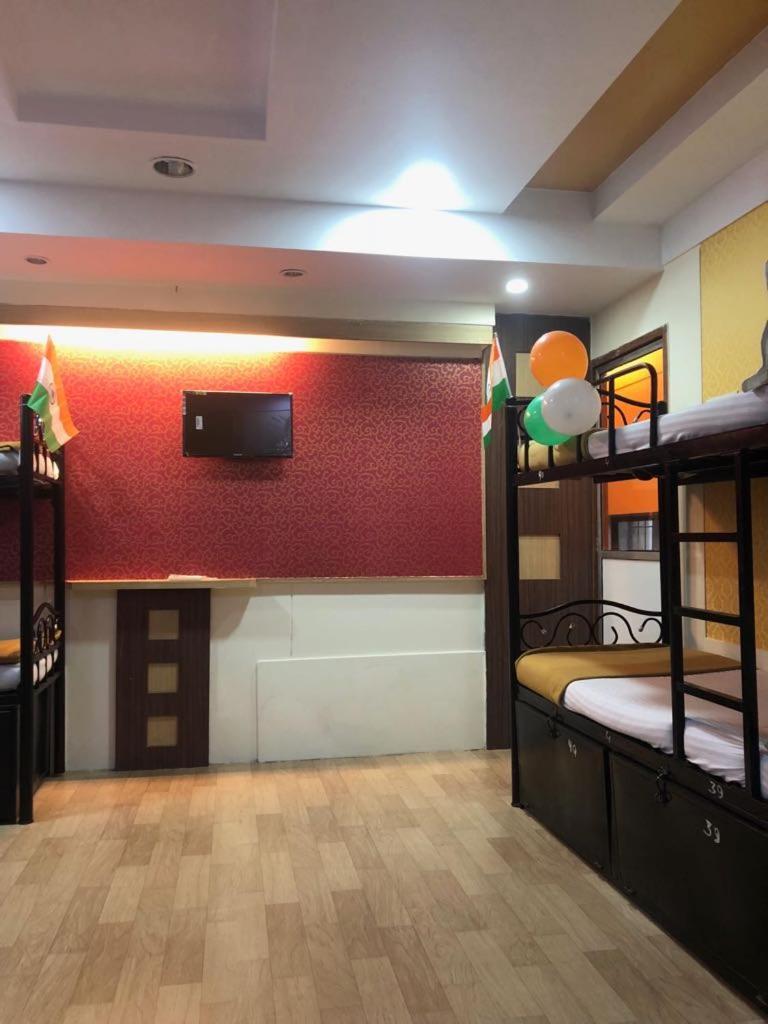 Bandra Dormitory Only For Indian Mumbai Bagian luar foto