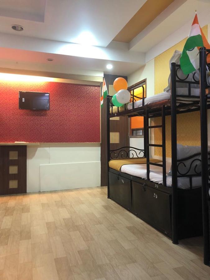 Bandra Dormitory Only For Indian Mumbai Bagian luar foto